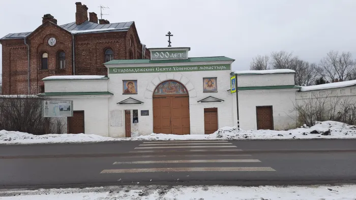 Церкви и храмы Ленинградской области Староладожский Свято-Успенский монастырь