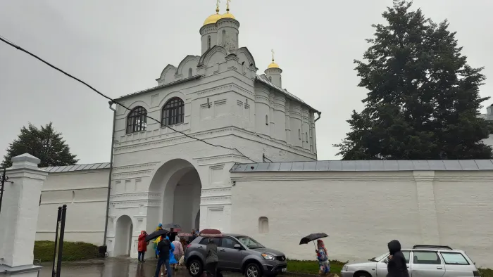 Покровский монастырь Надвратная Благовещенская церковь