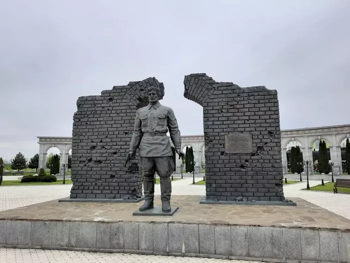 Мемориал Памяти и Славы Последний защитник Брестской крепости