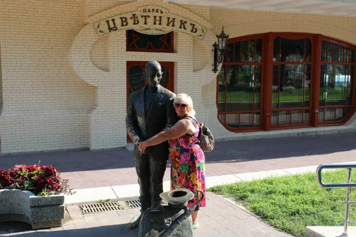 Достопримечательности Пятигорска и его окрестностей Парк Цветник памятник Кисе Воробьяненову