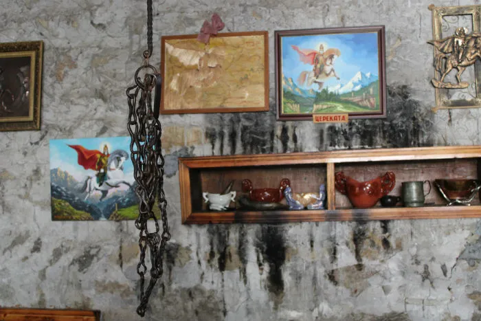 Куртатинское ущелье в Северной Осетии в храме Уастырджи