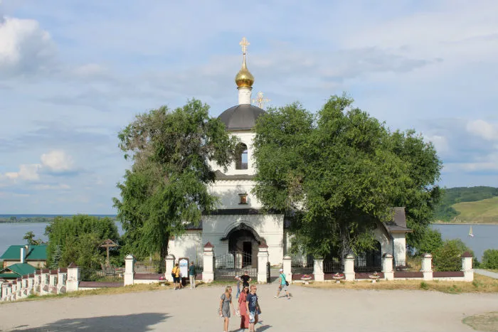Экскурсия по град Свияжску Церковь Константина и его матери Елены