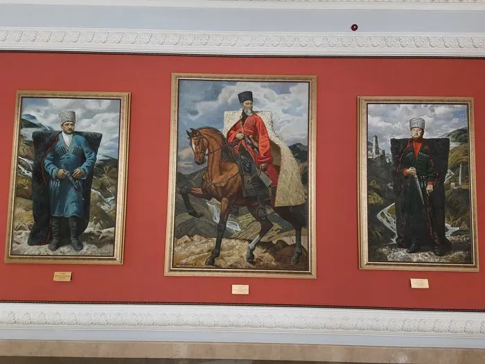Экскурсия по Грозному Картинная галерея в музее Ахмата Кадырова
