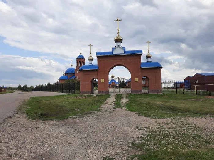 Монастырь в селе Чубовка