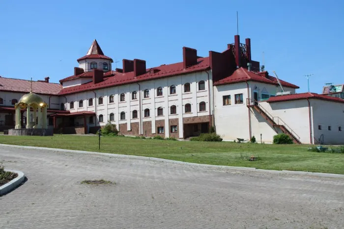 Мужской монастырь в Винновке Здание гостиницы