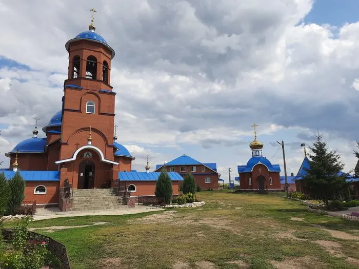 Монастырь в селе Чубовка