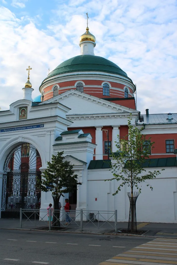 Православные храмы в Казани Казанско-Богородицкий монастырь