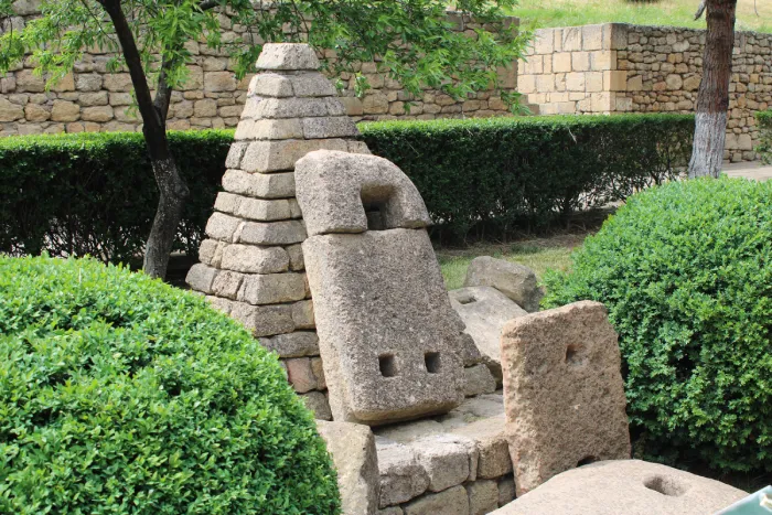 Крепость Нарын-Кала каменные якоря