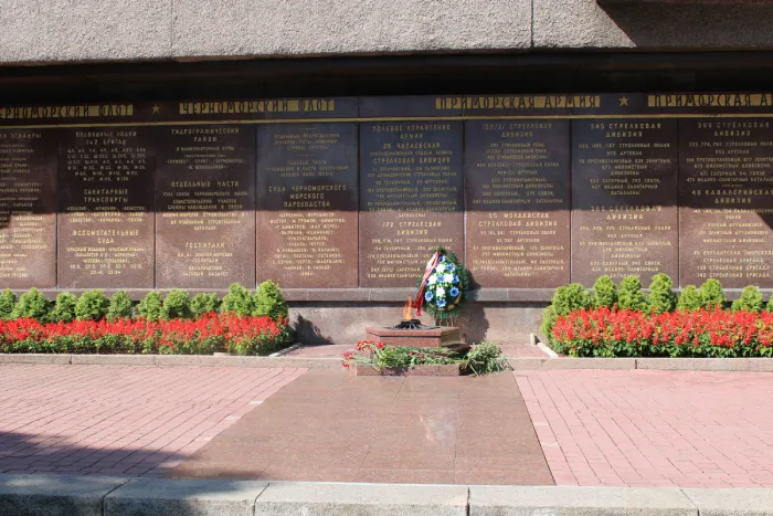Прогулка по Севастополю Мемориал героической обороны Севастополя в 1941-42г