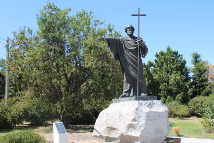 Экскурсия по Херсонесу Памятник апостолу Андрею Первозванному