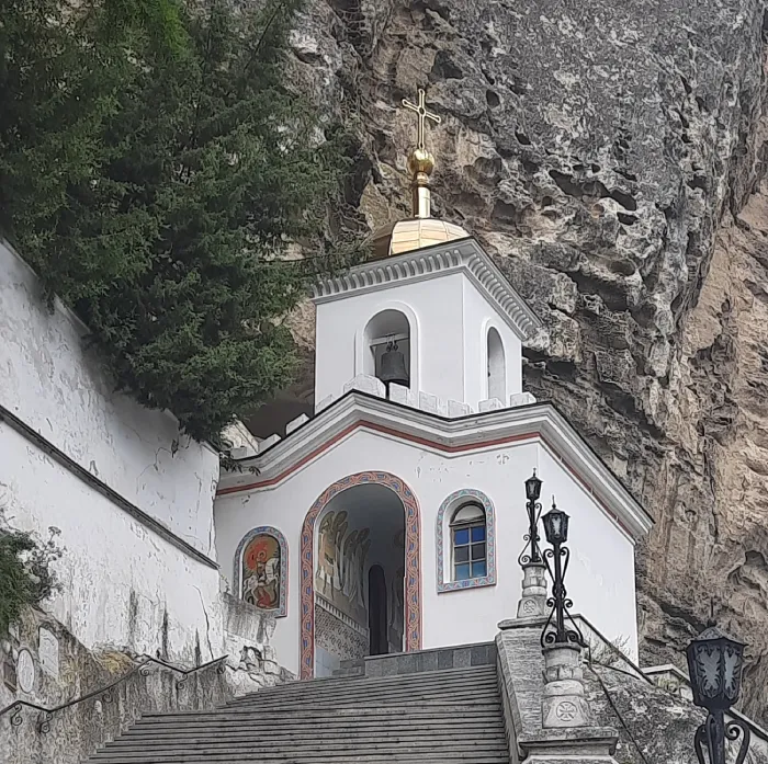 Успенский пещерный монастырь Часовня Успенской церкви