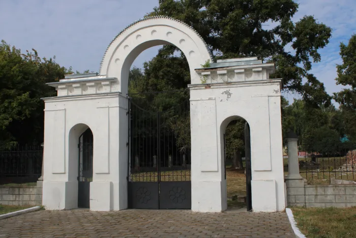 Достопримечательности Елабуги Троицкое кладбище