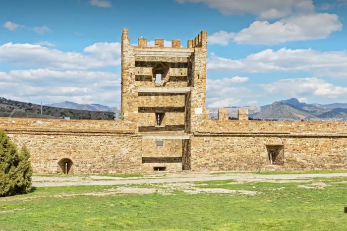 Судакская крепость Башня Паскуале Джудиче