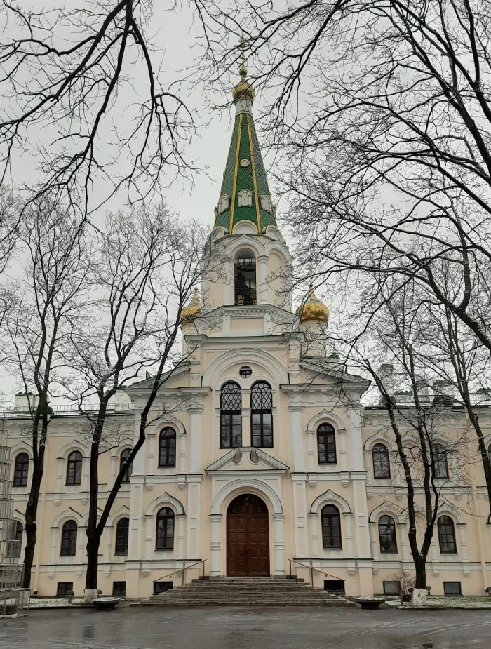 Воскресенский Новодевичий монастырь Афонская церковь