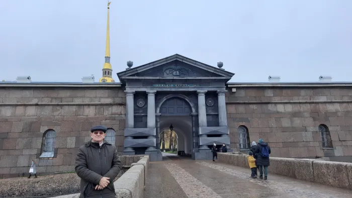 Экскурсия по Петропавловской крепости Невские ворота