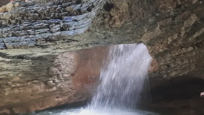 Салтинский подземный водопад