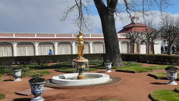 Монплизирский сад Статуя Психеи