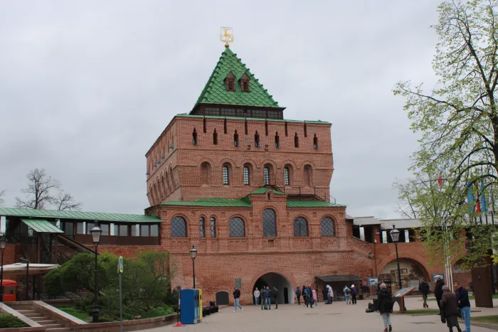 Достопримечательности Нижегородского кремля Дмитриевская башня