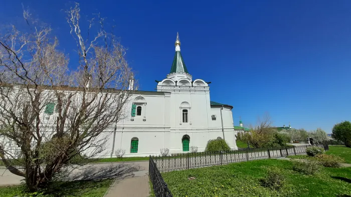 Вознесенский Печерский монастырь Трапезная Успенская церковь