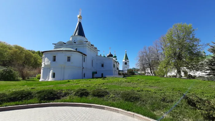 Вознесенский Печерский монастырь Трапезная Успенская церковь